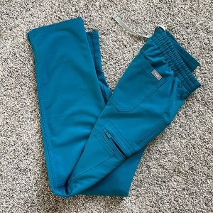 Figs yola scrub bottoms size small in pacific blue